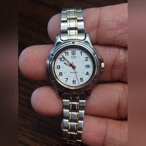 Citizen Watch Women's 26 mm White Dial Silver Tone Date Round New Battery